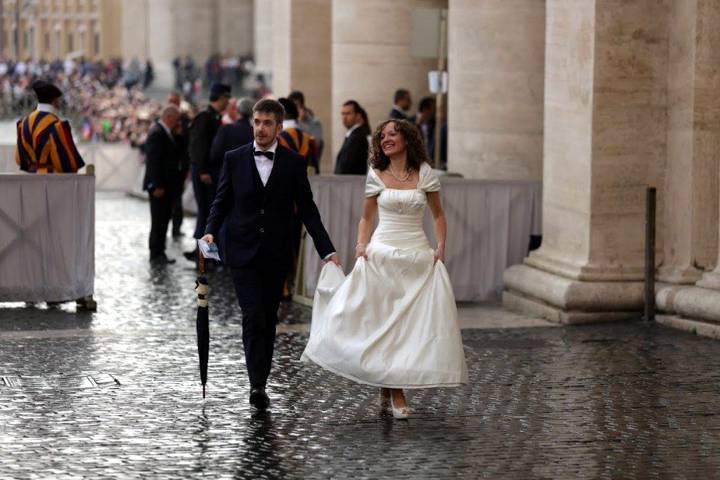 Sposi in Piazza San Pietro