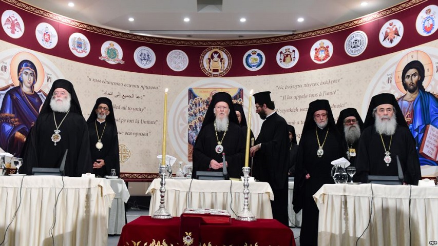 Bartolomeo I e i capi delle Chiese ortodosse partecipanti al Santo e grande sinodo