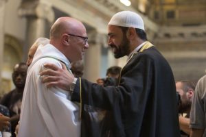 Musulmani alla messa cattolica i 31 luglio