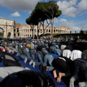 preghiera islamica al Colosseo