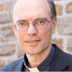 all’altare anche in jeans