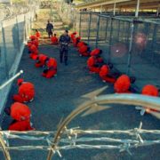 Chiudere Guantánamo Bay