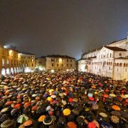 Flash-mob delle Sardine a Modena
