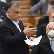 Pieni poteri a Orban