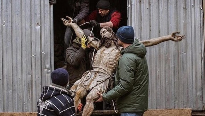 Leopoli: messa in sicurezza della statua di Cristo Salvatore