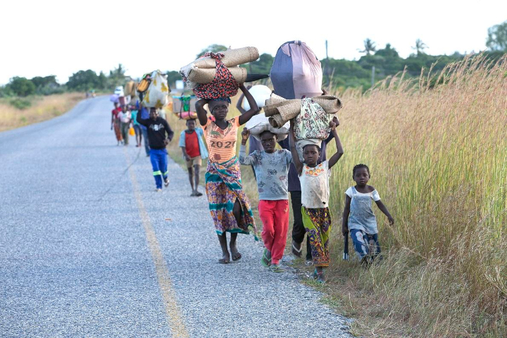 Popolazione sfollata a Cabo Delgado, Mozambico (Photo by Alfredo Zuniga / AFP)